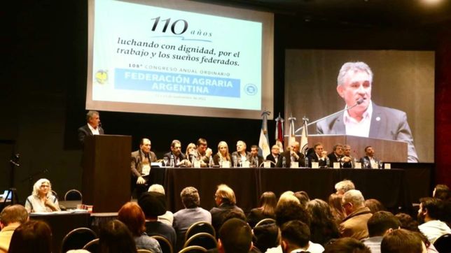 a lo pirro: achetoni consiguio por 32 votos la reeleccion en federacion agraria