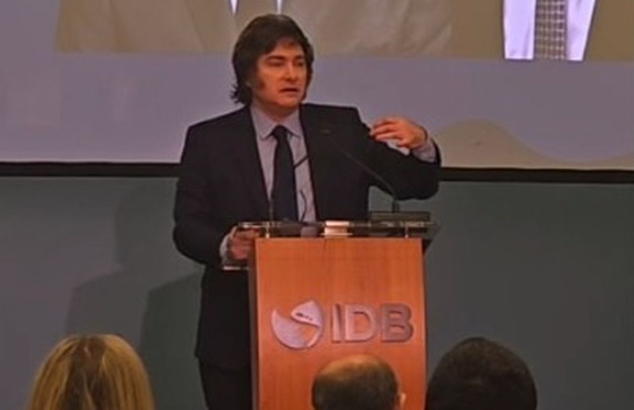 Javier Milei recibe el apoyo prometido por el BID para sumar reservas.&nbsp;