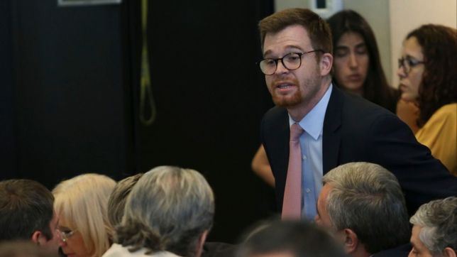 a massot se le salio la cadena y echo lena a la hoguera pro