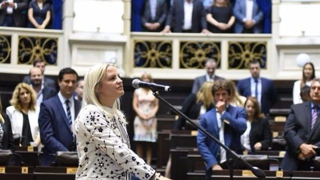 la diputada piparo no aceptara pacificamente que estatales atiendan mal la diputada piparo no aceptara pacificamente que estatales atiendan mal