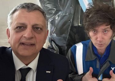 El titular de YPF, Horacio Marín, y el presidente Javier Milei