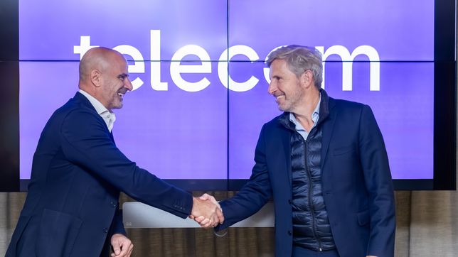El gobernador de Entre Ríos, Rogelio Frigerio, junto al ceo de Telecom Argentina, Roberto Nobile.