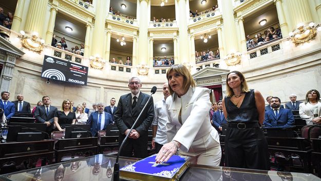 Juró Patricia Bullrich como senadora.