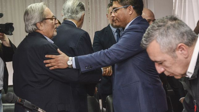 El titular del TSJ de Santa Cruz, Daniel Mariani, y el gobernador Claudio Vidal.