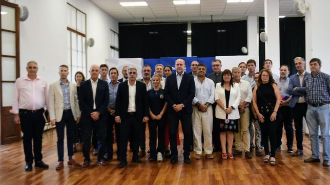 La Mutisectorial en uno de los encuentros con el gobernador Perotti.