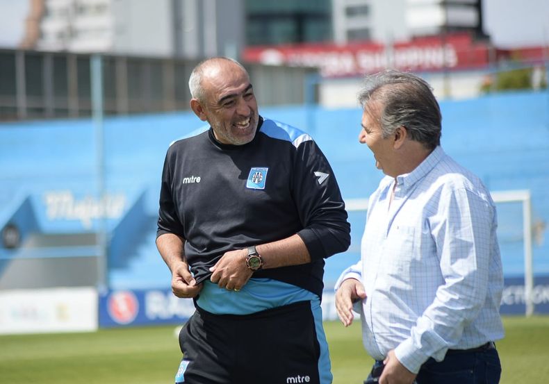 El director técnico Iván Delfino y el presidente de Estudiantes, Alicio Dagatti, encaran una nueva final por el ascenso a la Liga Profesional de Fútbol de la AFA