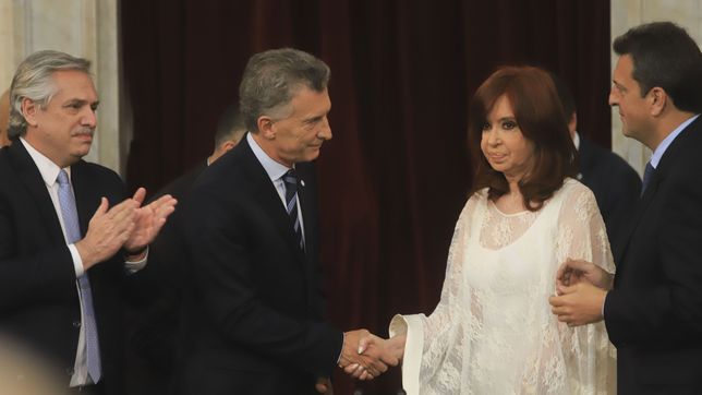 Mauricio Macri con Cristina Fernández de Kirchner. 