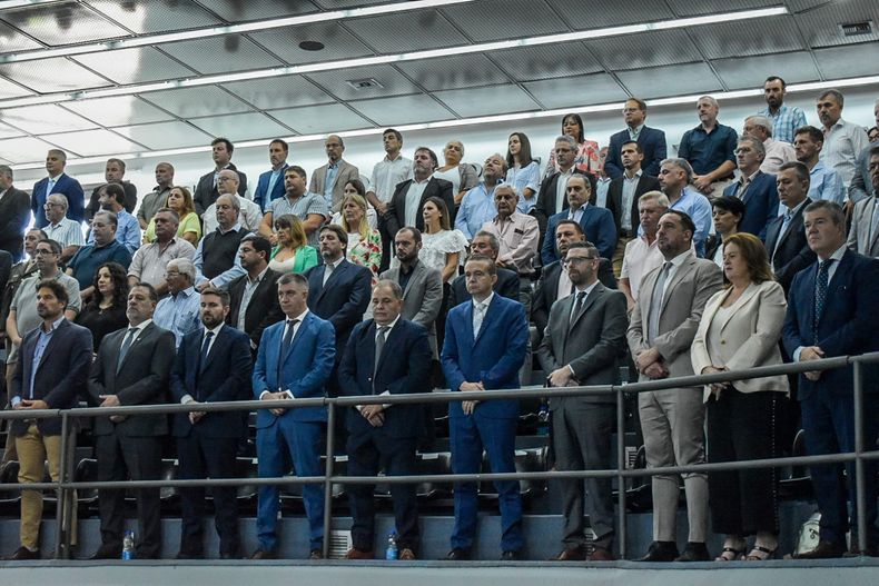 La tribuna legislativa, en la inauguración del período de sesiones en La Pampa: el ziliottismo se entremezcló con intendencias de distintos colores.