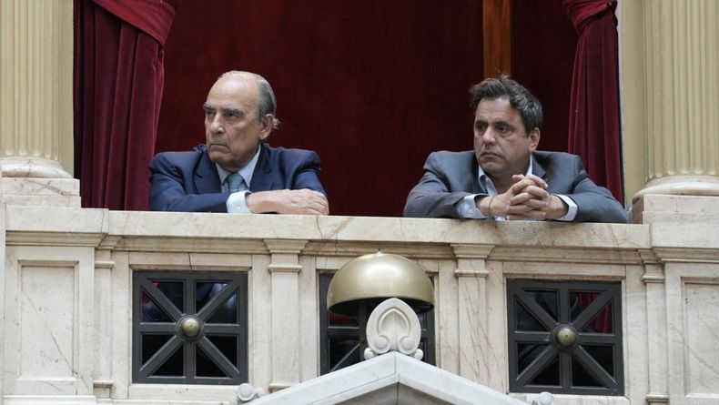 Guillermo Francos junto a su segundo, Lisandro Catalán, el funcionario del Gobierno que pidió eliminar las PASO.&nbsp;