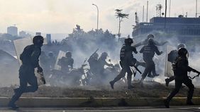 Máxima tensión: un alzamiento militar pone en jaque al chavismo