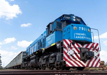 Javier Milei pone plata para modernizar las locomotoras del Belgrano Cargas