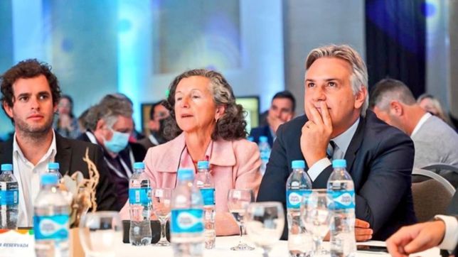 llaryora se repliega en la capital para salir de contraataque y limar a juez