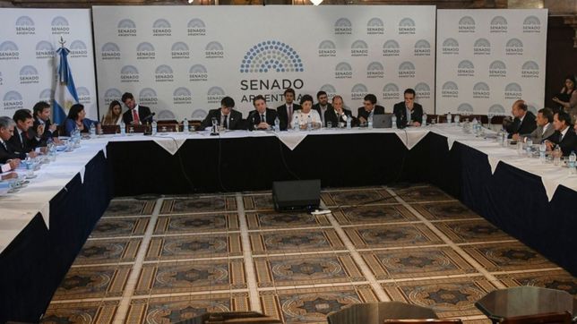 el senado trata el miercoles la reforma tributaria y el presupuesto