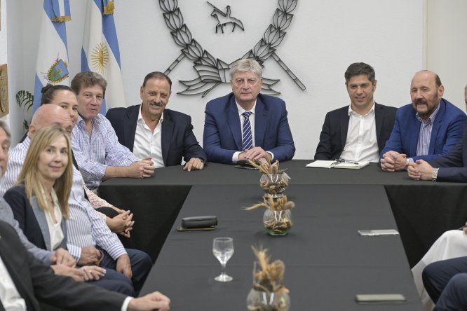 Sin nombrar al PJ ni a CFK, los seis gobernadores peronistas armaron una foto montados en el federalismo.
