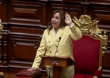 Más gestión que política y timing de crisis: quién es la primera presidenta de Perú