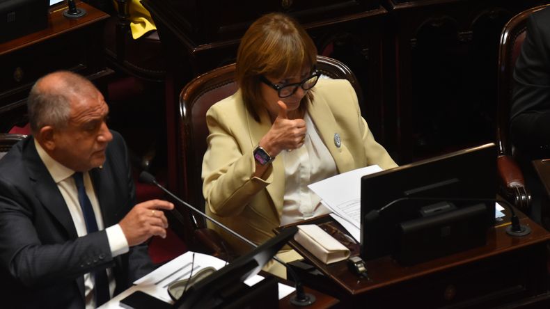 Luis Juez con Patricia Bullrich, claves para el futuro de Manuel Adorni.&nbsp;