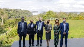 Fernández, como si nada: Yáñez en primera fila y gestión, gestión, gestión