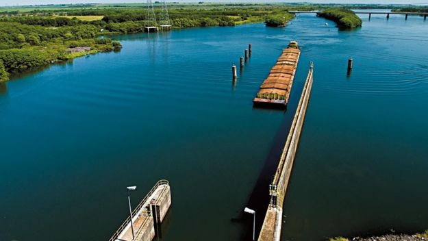 Hidrovía: turbulencias en la licitación corta del dragado