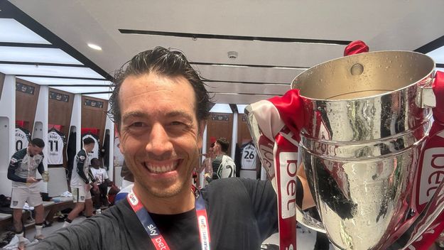 Juan Sartori, de la política en Uruguay a la Premier League y de las criptomonedas al default de Bioceres