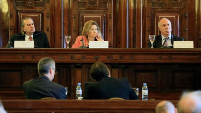 la corte escucho pros y contras del desembarco bonaerense de farmacity