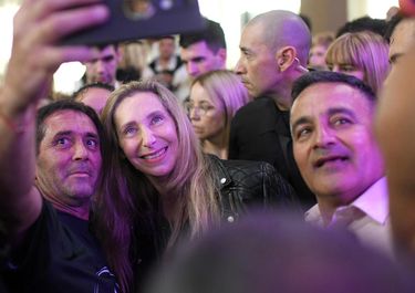 Con Diego Santilli de probable candidato, Karina Milei busca ampliar su influencia en el armado de listas distritales.