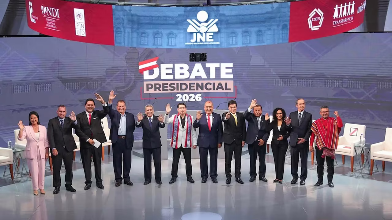 Los debates presidenciales en Perú debieron realizarse por tandas debido a la inviabilidad de organizar uno solo con 35 postulantes (foto: ANDINA-Veronica Calderon Zuniga).