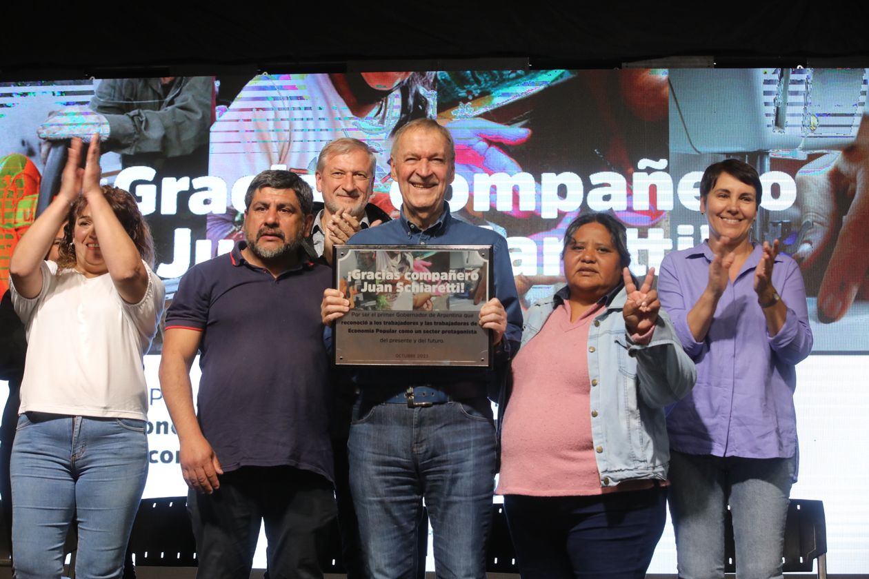 Juan Schiaretti encabezó el jueves un encuentro con trabajadores de la&nbsp; Economía Popular en Córdoba.