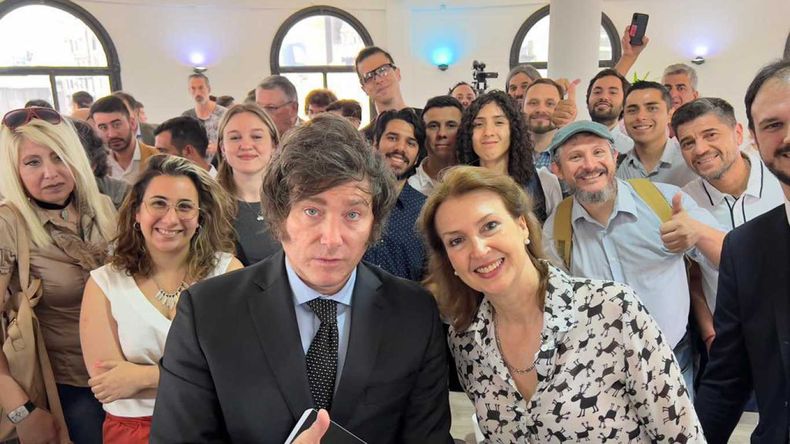 Javier Milei y la canciller Diana Mondino.