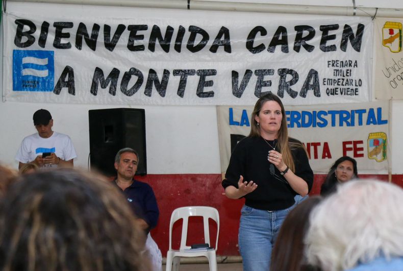Caren Tepp en Monte Vera, antes de ir hacia la asamblea que se hizo en la ciudad de Santa Fe. 