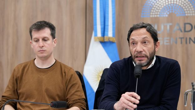 Juan Marino (UP) y Maximiliano Ferraro (CC), referentes de la oposición en la comisión $Libra. Estuvieron en la reunión con el fiscal Eduardo Taiano. Juan Marino (UP) y Maximiliano Ferraro (CC), referentes de la oposición en la comisión $Libra. Estuvieron en la reunión con el fiscal Eduardo Taiano.