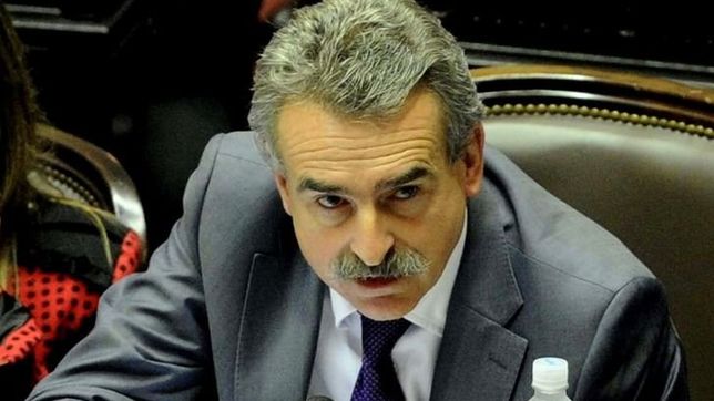 rossi critica los anuncios de macri: ?son fulbito para la tribuna?