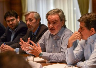 El termómetro de la crisis: cayó la venta de nafta por sexto mes consecutivo