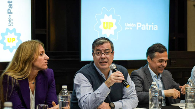 Germán Martínez, Florencia Carignano y Diego Giuliano.
