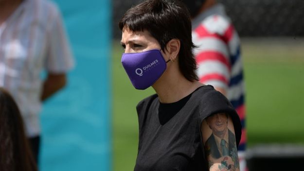 De eso no se habla: Mayra Mendoza patea la discusión por la reelección