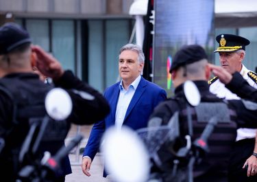 Martín Llaryora sigue de cerca el conflicto policial en Santa Fe
