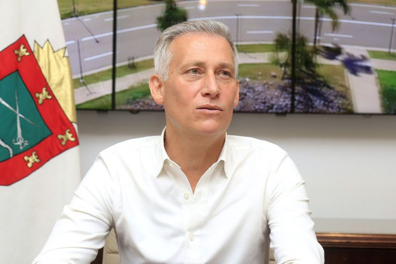Esteban Avilés estalló contra Martín Llaryora.