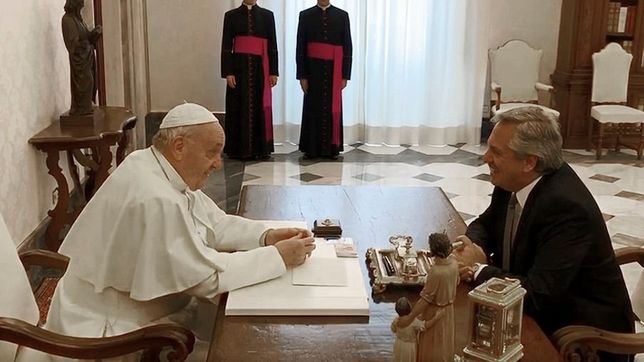 fernandez, tras su charla con el papa: ?le pedi ayuda en el tema de la deuda?