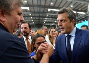 Al borde de la parálisis, dos automotrices piden la intervención de Massa