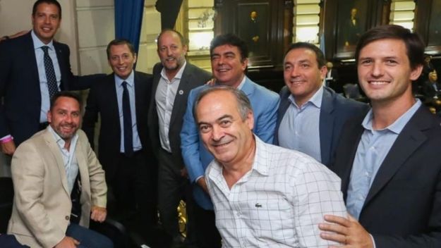 Pese a la tensión, intendentes del PJ salieron a coro a bancar a Kicillof