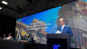 Bordet se pegó a Fernández al abrir el año legislativo