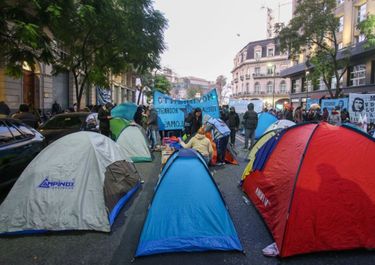 El acampe piquetero reactivó la grieta entre la Nación y la Ciudad