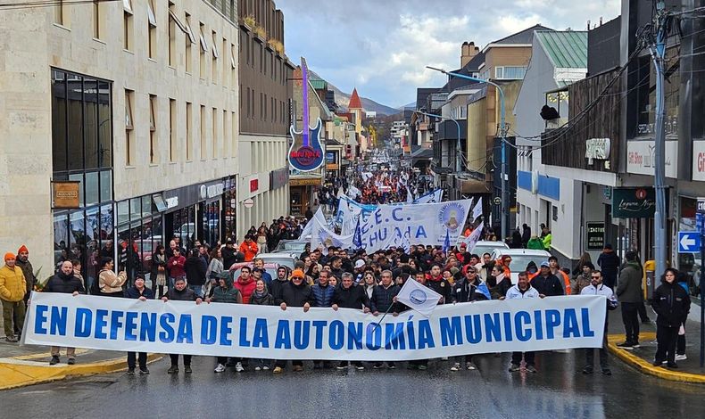 Tierra del Fuego: Walter Vuoto y Gustavo Melella escalan la pelea por coparticipación