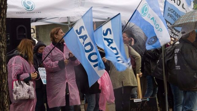 otro fallo a favor de los docentes obliga a vidal a devolver descuentos por paro