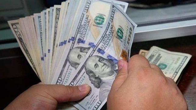 a tono con la region y con tasa en alza, el dolar subio y cerro $45,80