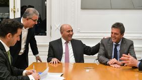 Massa predica con autoajuste y alfombra las provincias por si hay 2023