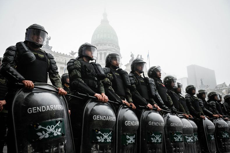 La fuerza para el orden, &uacute;nica herramienta del Estado ponderada por Javier Milei.