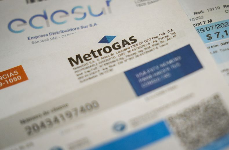 Energía: el Gobierno aumentó el precio mayorista de la luz y bajó el del gas.