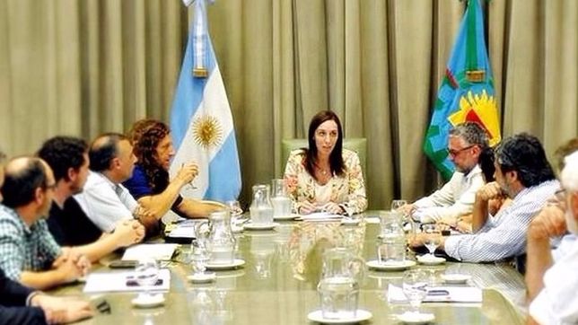 la provincia reabrira la paritaria con los estatales