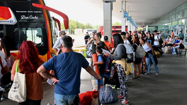 el gobierno desregula el transporte automotor de media y larga distancia