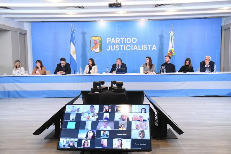 El peronismo convoca a un Congreso Nacional y pone primera para 2027.